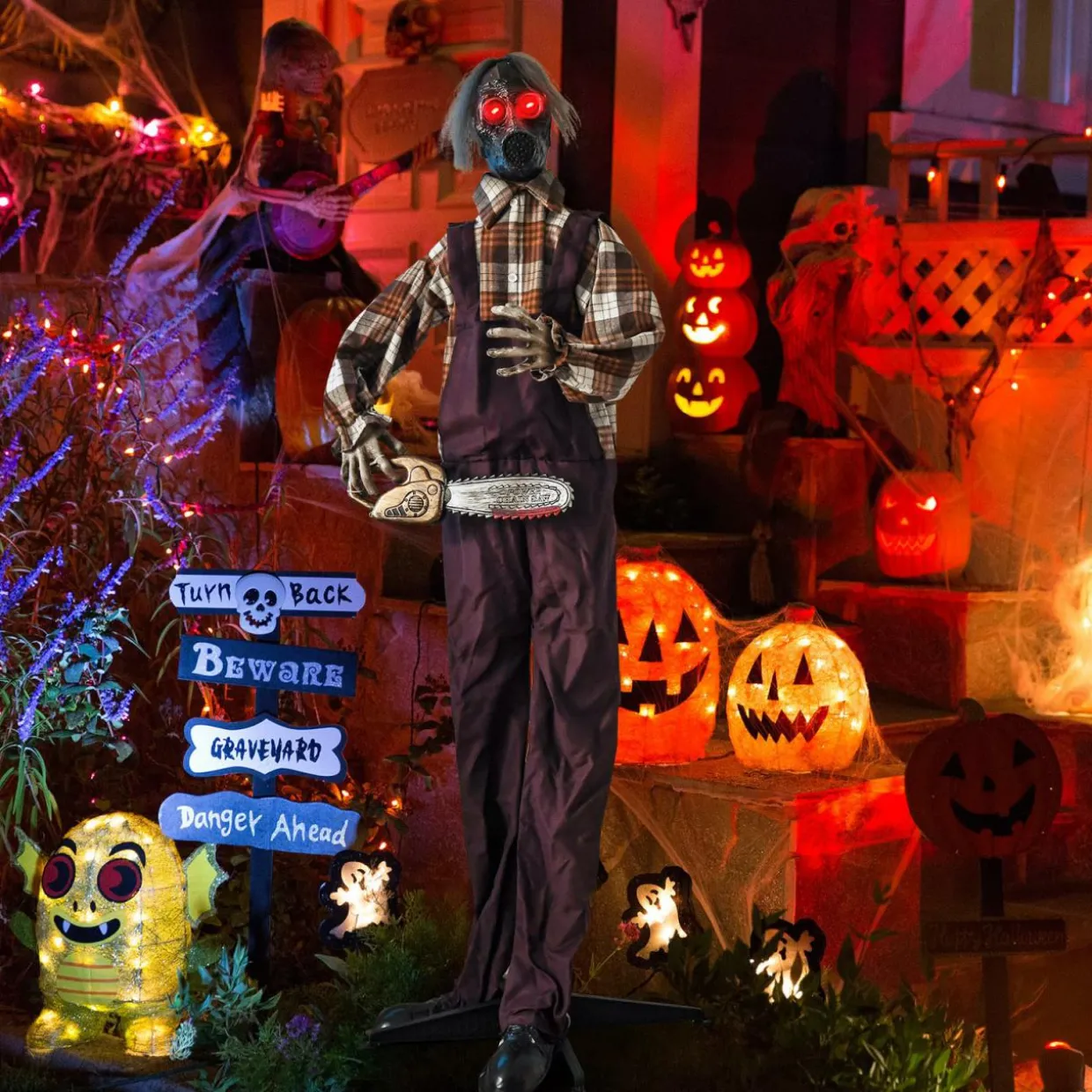 Tangkula 5.7 FT Halloween Animated Shaking Haunted Man with Chainsaws