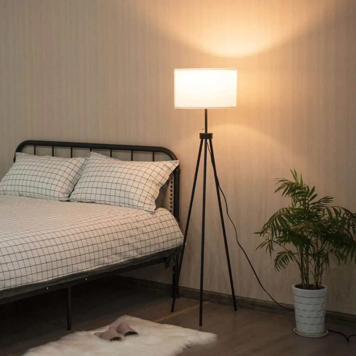 Tangkula 60.5" Metal Tripod Floor Lamp, Contemporary Minimalist Standing Floor Light with Iron Legs